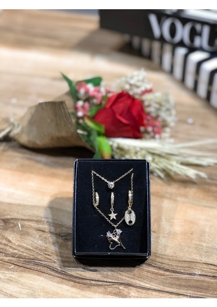 3 Lü Zirkon Küpe ve Kolye Seti ile Gül Aranjmanı Anneme Anneler Günü Hediyesi fırsatları