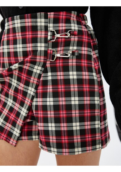 Mini Şort Etek Metal Aksesuar Detaylı Viskon Karışımlı indirimleri