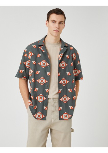 Kısa Kollu Gömlek Devrik Yaka Geometrik Baskı Detaylı fiyatları