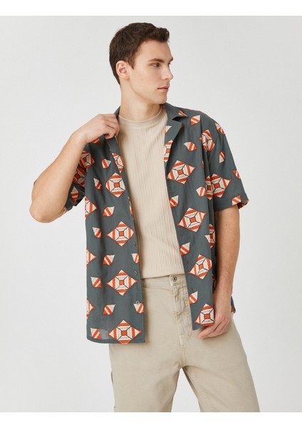 Kısa Kollu Gömlek Devrik Yaka Geometrik Baskı Detaylı fırsatları