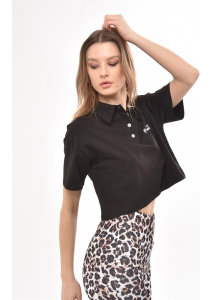 Fancy Kadın Polo Yaka Göğsü Nakış Detaylı Oversize Crop Tişört fiyatları