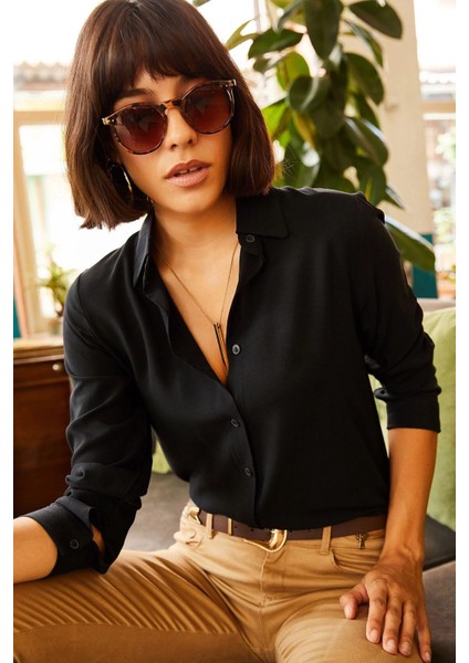 Kadın Siyah Rahat Klasik Yaka Uzun Kol Gömlek fırsatları