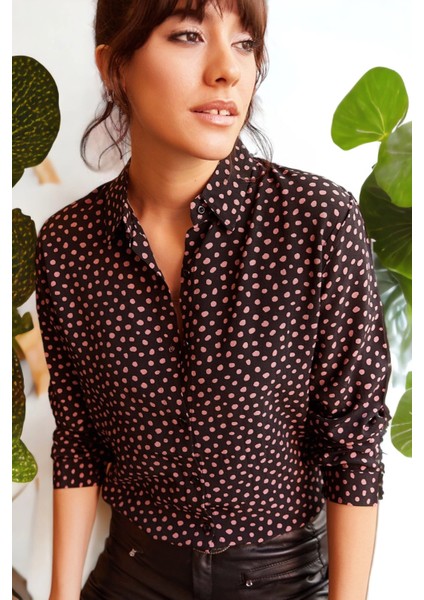 Kadın Siyah Klasik Yaka Puantiye Detaylı Uzun Kol Regular Kesim Standart Boy Gömlek