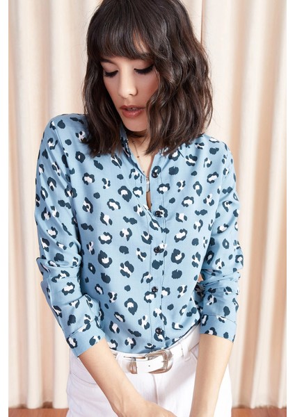 Kadın Mavi Iki Renkli Desenli Uzun Kol Regular Kesim Standart Boy Gömlek fırsatları