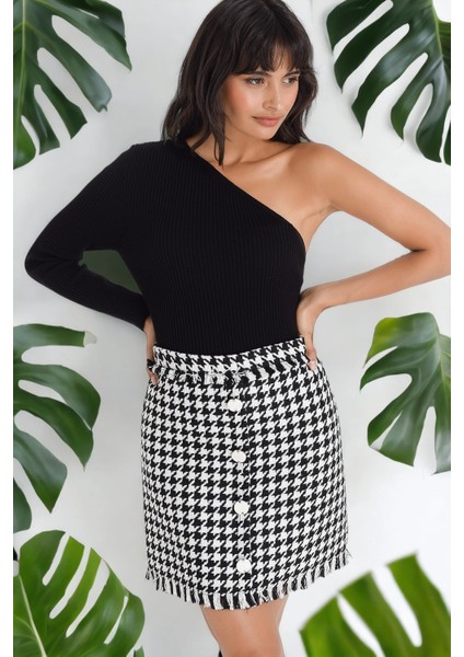 Kadın Siyah Düğme Detaylı Kazayağı Desenli Mini Kısa Triko Body