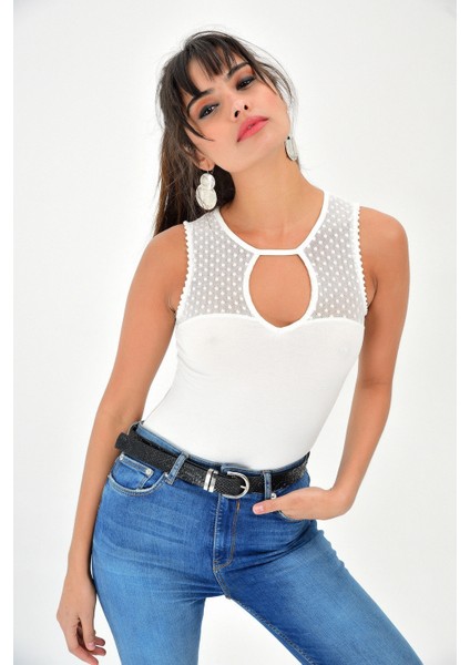 Kadın Beyaz Günlük Stil Dantel Detaylı Sıfır Kol Body Fit Bluz modelleri