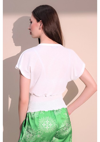 Kadın Beyaz Kısa Kol Yeni Moda Gipeli Kruvaze Lazer Kesim Detaylı Yaka Kısa Crop Bluz fiyatları