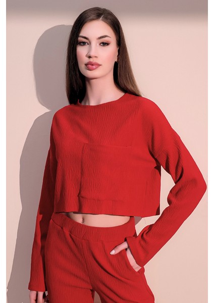 Kadın Kırmızı Uzun Kol Kendinden Dokulu Cepli Crop Sweatshirt, Salaş Kesim Bluz