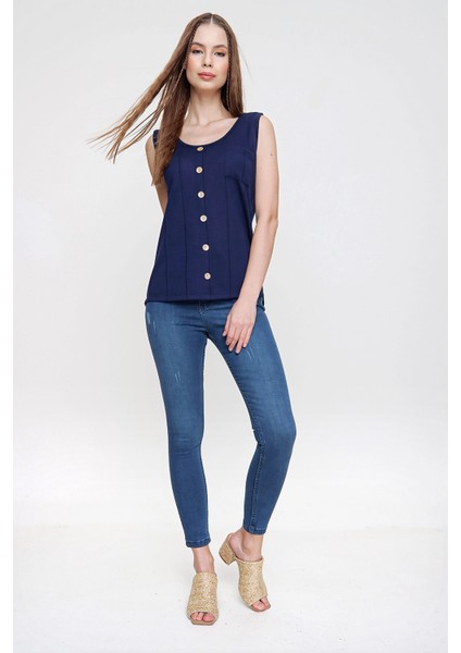 Kadın Lacivert Sıfır Kol Detaylı Regular Kesim Standart Boy Askılı Düğmeli Ince Örme Triko Bluz fiyatları