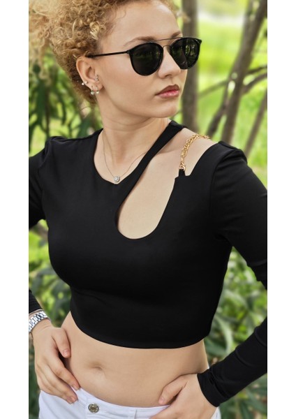 Zincir Detaylı Crop Bluz