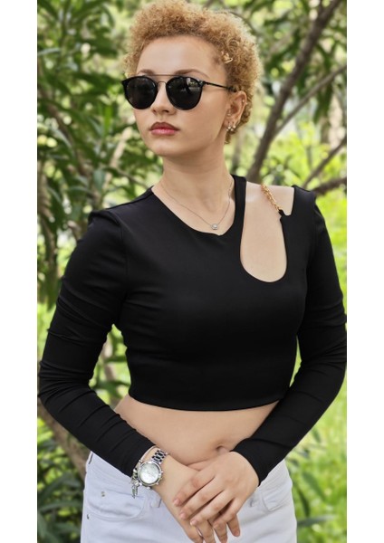 Zincir Detaylı Crop Bluz
