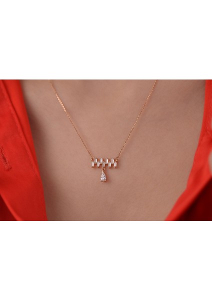 14 Ayar Rose Gold Baget ve Damla Taşlı Kolye