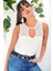 Kadın Beyaz Günlük Stil Dantel Detaylı Sıfır Kol Body Fit Bluz 1