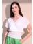 Kadın Beyaz Kısa Kol Yeni Moda Gipeli Kruvaze Lazer Kesim Detaylı Yaka Kısa Crop Bluz 4