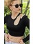 Zincir Detaylı Crop Bluz 2