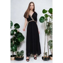 Kadın Siyah Sırt ve Göğüs Hasır Detaylı Omzu Tokalı Beli Büzgülü Airobin Uzun Elbise Kruvaze