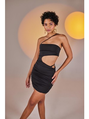 Holly Lolly Çapraz Askı Detaylı Bel Dekolteli Drapeli Mini Bae Elbise Siyah