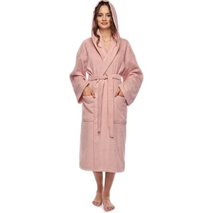 Kapşonlu Bedenli Bornoz