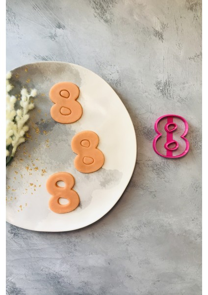 Pembe 8 Rakamı Hamur Şekillendirici / Kurabiye Kalıbı