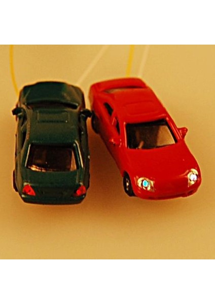 10 Faralan Hafif Boyalı Model Otomobil ile N 1: 150 Bina Tren Düzeni (Yurt Dışından)