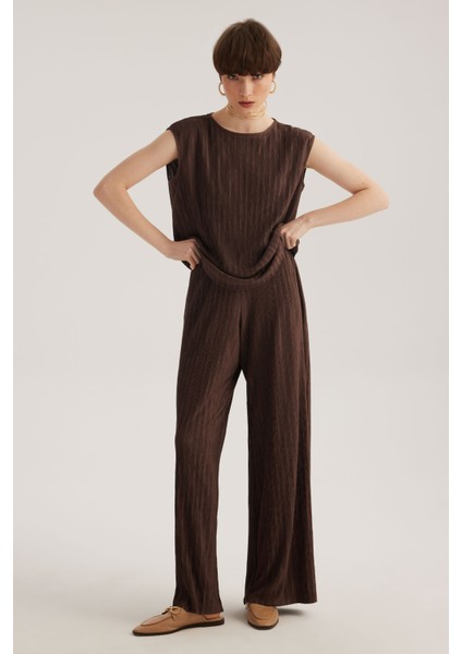 Kahverengi Yuvarlak Yaka Kolsuz Pliseli Bluz modelleri