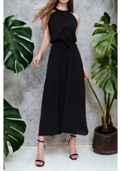 Kadın Siyah Halter Yaka Sıfır Kol Kemer Detaylı Regular Kesim Maksi Boy Uzun Rahat ve Günlük Elbise