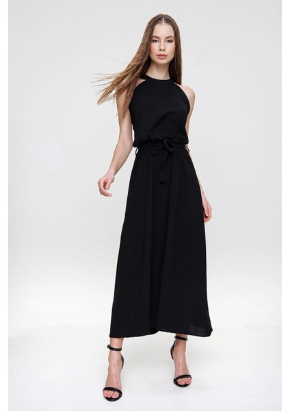 Kadın Siyah Halter Yaka Sıfır Kol Kemer Detaylı Regular Kesim Maksi Boy Uzun Rahat ve Günlük Elbise modelleri