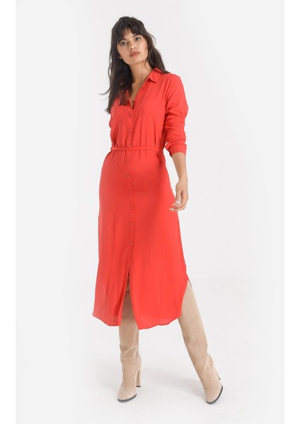 Kadın Kırmızı Kemer Detaylı Yandan Yırtmaçlı Uzun Kol Gömlek Elbise - Regular Kesim, Standart Boy fiyatları