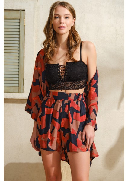 Kadın Dokuma Viskon Geometrik Baskılı Sabahlık Balensiz Desteksiz Dolgusuz Dantelli Büstiyer Sütyen ve Yandan Cepli Şort Pijama 3lü Takım (5740)