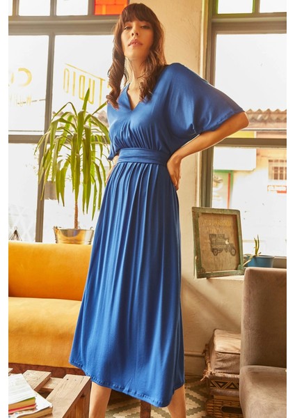 Kadın Saks Yumuşak Dokulu V Yaka Kısa Kollu Kemer Detaylı Rahat Kesim Uzun Rahat ve Günlük Elbise modelleri