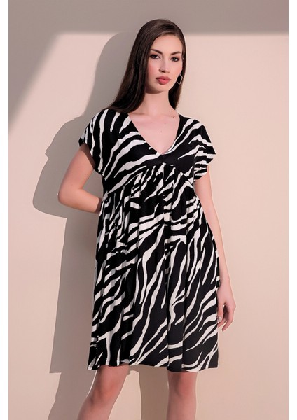 Kadın Siyah Kısa Kolgünlük Stil V Yaka Piliseli Salaş Midi Elbise