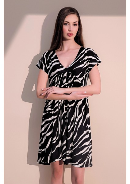 Kadın Siyah Kısa Kolgünlük Stil V Yaka Piliseli Salaş Midi Elbise indirimleri