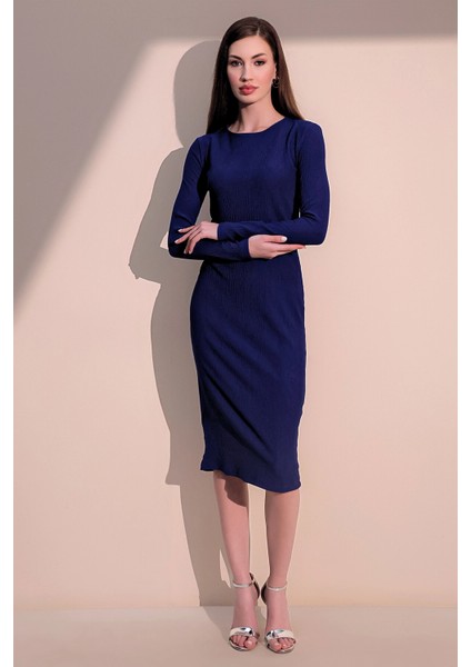 Kadın Lacivert Uzun Kol Kaliteli Kendinden Dokulu Kumaş Arkası Büzgülü Diz Altı Elbise fırsatları