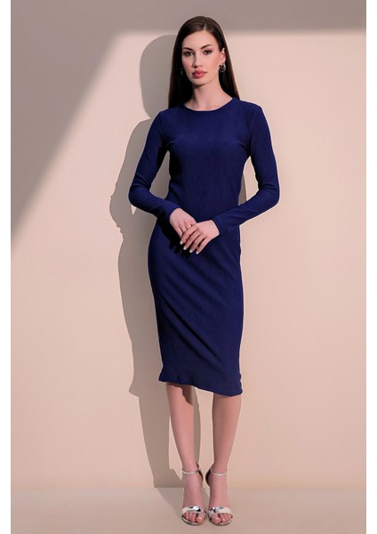 Kadın Lacivert Uzun Kol Kaliteli Kendinden Dokulu Kumaş Arkası Büzgülü Diz Altı Elbise indirimleri