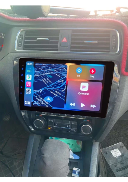 Volkswagen Jetta(2011-2017 yıl)2GB Ram 32GB Rom Hafıza Multimedya Android sürüm 13 Kablosuz Carplay Navigasyon 10 inç Ekran