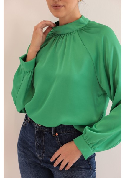Kobe Saten Kumaş Sırt Detay Kadın Bluz-Yeşil fiyatları