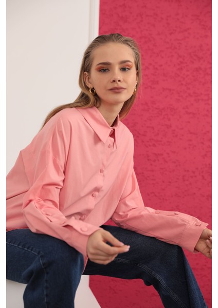 Soft Kumaş Kol ve Arka Roba Düğme Detay Kadın Gömlek-Nar Çiçeği fırsatları