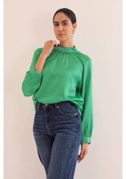 Kobe Saten Kumaş Sırt Detay Kadın Bluz-Yeşil indirimleri
