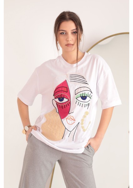 Süprem Kumaş Kız Nakışlı Oversize Kadın Tişört-Beyaz fiyatları