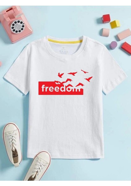 Freedom Yazılı Pamuklu Oversize Tişört. Özgürlük Yazılı ve Uçan Özgür Kuşlar Temalı Unisex Tişört