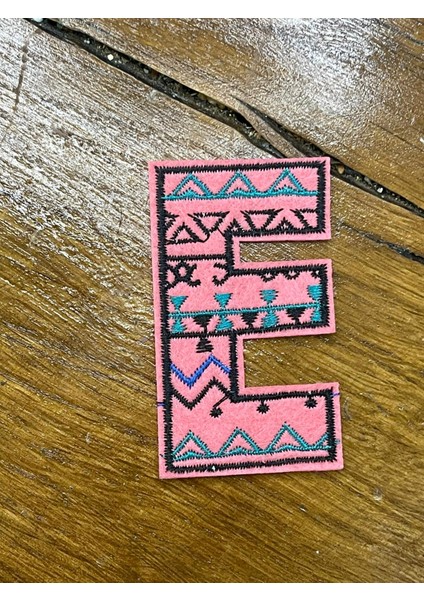 7x4 cm Etnik Bohem Nakış Işlemeli E Harfi Aplike Arma Yama Dikiş Hobi Aksesuarı