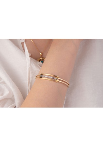 14 Ayar Altın Mat Detaylı Taşlı Kelepçe Bileklik