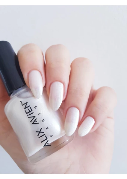 Alix Avien Sedefli Beyaz Oje 28 - Yüksek Pigmentli Uzun Süreli Kalıcılık Hızlı Kuruma - Nail Lacquer 28