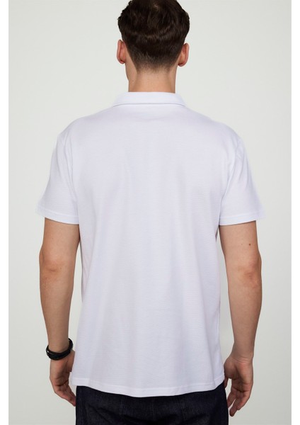 Slim Fit Desenli Polo Yaka Erkek Beyaz Tişört fırsatları