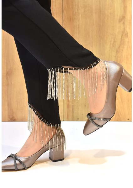 (Oc Shoes) Kalın Topuklu Taş Biye Desenlik Kadın Ayakkabı Platin modelleri