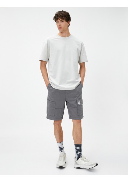 Kargo Şort Cepli Etiket Baskı Detaylı Beli Bağcıklı