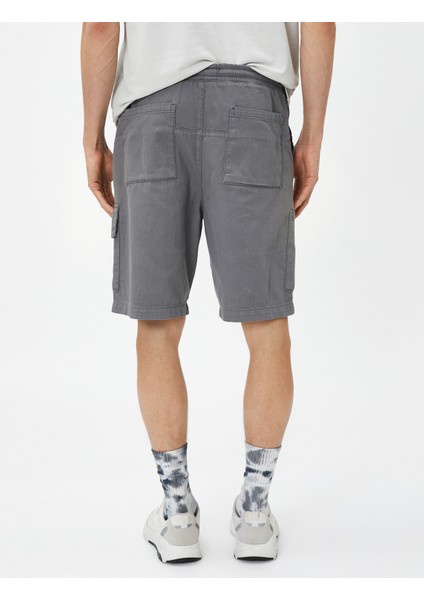 Kargo Şort Cepli Etiket Baskı Detaylı Beli Bağcıklı fırsatları