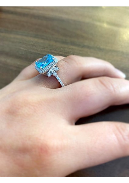 Kadın Buz Esintili Gümüş Yüzük modelleri