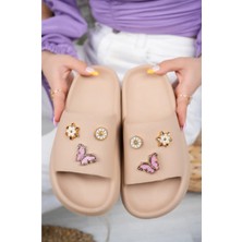 Mevese Angel Taş Tokalı Yumuşak Tabanlı Bej Kadın Terlik