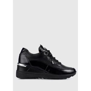 Siyah Deri Kadın Ayakkabı